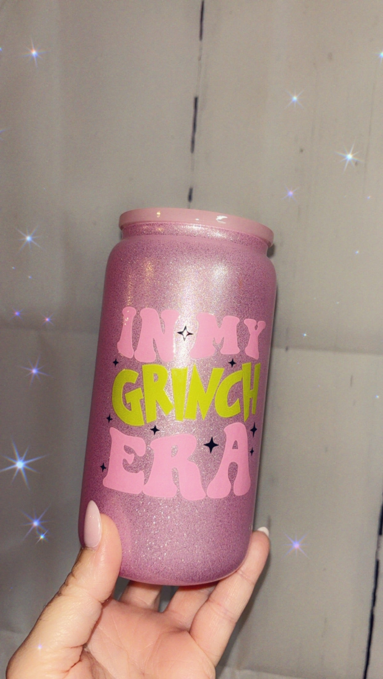 IN MY GRINCH ERA GLITTER PINK 16oz CUP