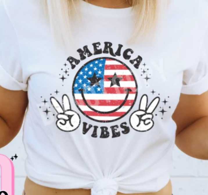 AMERICA VIBES TEE